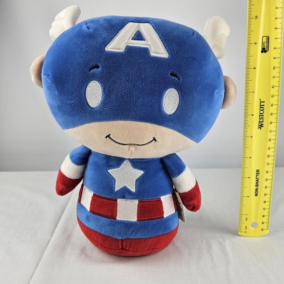 Itty-bitty large Captain America  Hallmark plush - Picture 5 of 9